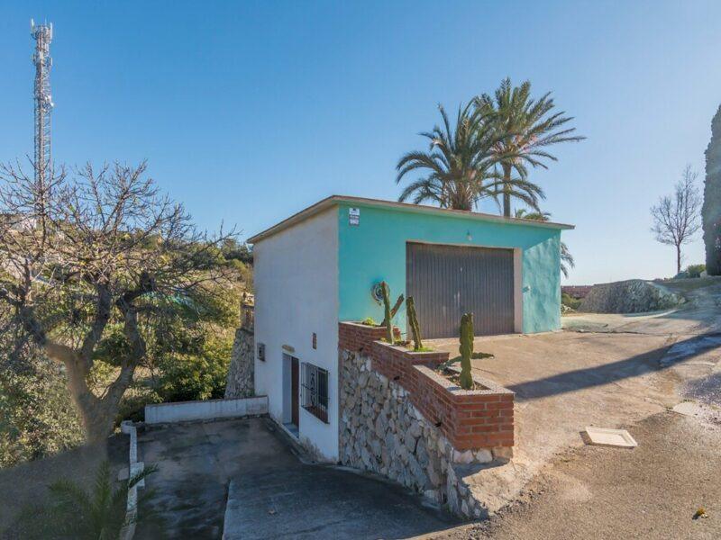 Elegant One-Level Villa with Sea Views and Guest Houses in Benalmádena, Costa del Sol