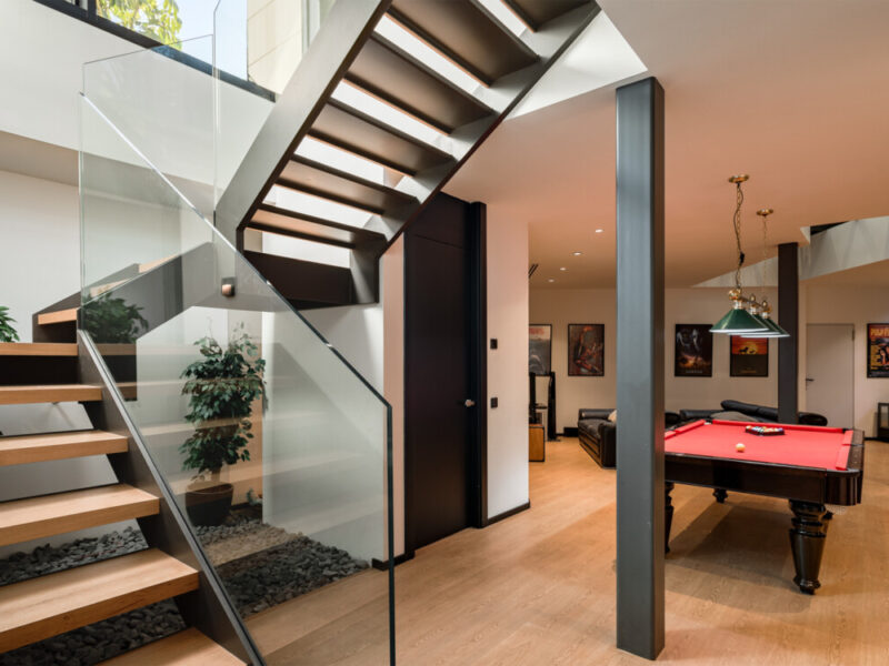 Sophisticated 7-Bedroom Villa with Private Pool in Marbella’s Prestigious Nueva Andalucía