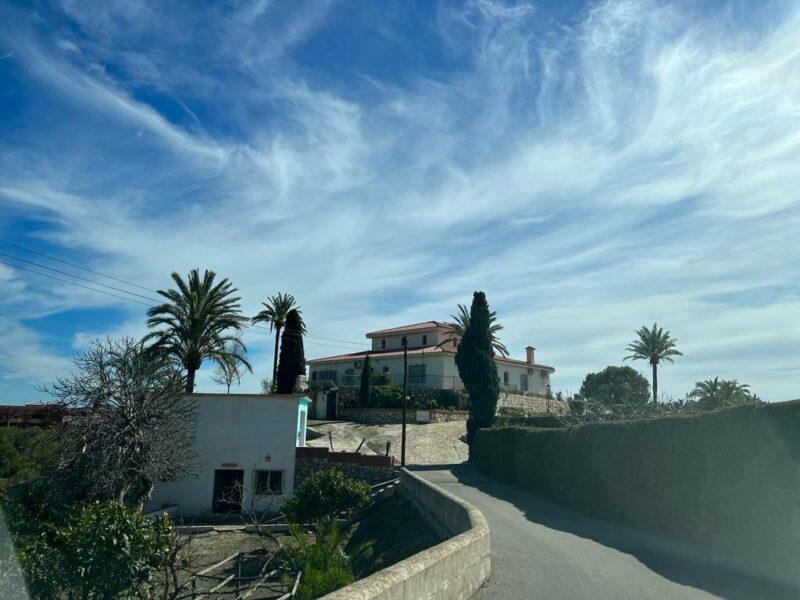 Elegant One-Level Villa with Sea Views and Guest Houses in Benalmádena, Costa del Sol