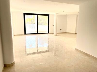 Sea View Villas with Indoor & Outdoor Pools in Benalmádena, Costa del Sol